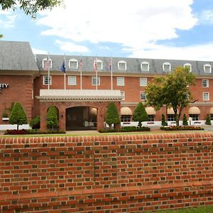 Williamsburg Hospitality House Hotel Exterior photo