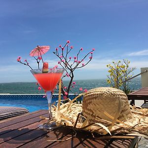 Ocean Front Hotel Phan Thiết Exterior photo