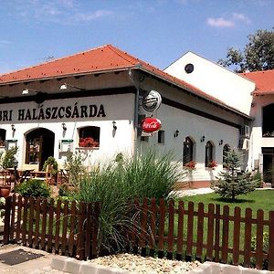 Sobri Halaszcsarda Es Panzio Baja Exterior photo