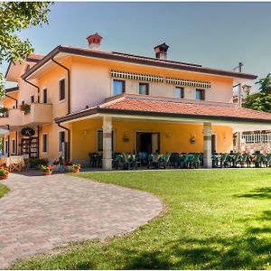 Hotel Pesek San Dorligo della Valle Exterior photo