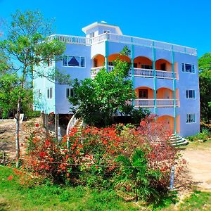 Jah Freedom Hotel Negril Exterior photo