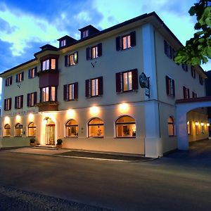 Gasthof Goldener Fisch Hotel Lienz Exterior photo