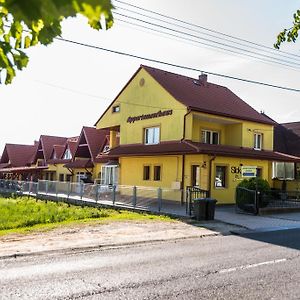 Nemes Apartmanhaz Apartment Heviz Exterior photo