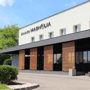 Zajazd Magnolia-Airport Modlin Hotel Pomiechowek Exterior photo