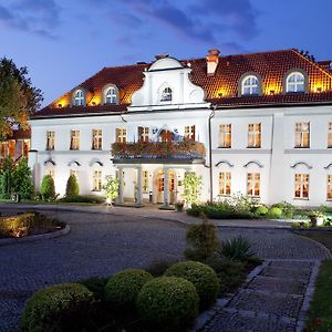 Palac Czarny Las Hotel Wozniki Exterior photo