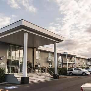 Abode Narrabundah Hotel Canberra Exterior photo