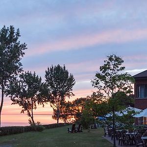 L'Auberge Du Lac St-Pierre Hotel Trois-Rivieres Exterior photo