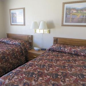 Budget Inn Denison Room photo