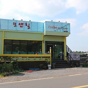 Monhill Pension Seogwipo Exterior photo
