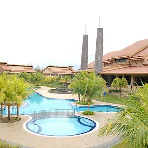 Felda Residence Tanjung Leman Jemaluang Exterior photo