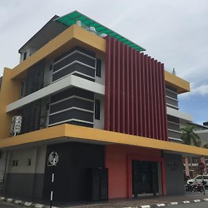 Premierz Hotel Labuan Exterior photo