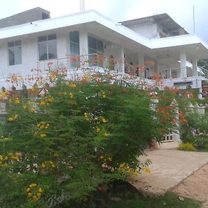 Galaxy Beach Hotel Trincomalee Exterior photo