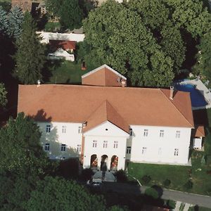 Misefa Kastely Bed & Breakfast Exterior photo