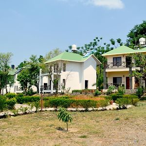 The Corbett Green Hotel Jim Corbett National Park Exterior photo