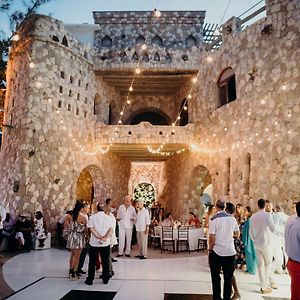 Pattoo Castle Villa Negril Exterior photo