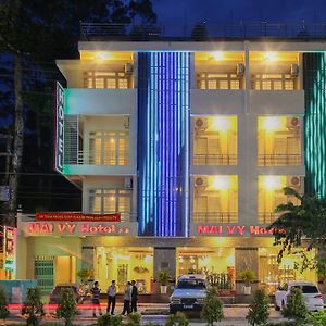 Mai Vy Hotel Trang Bang Exterior photo