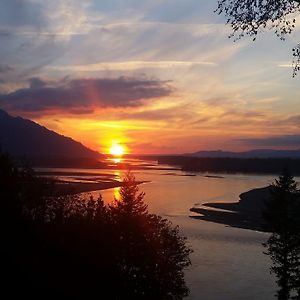 The Fraser River'S Edge B&B Lodge Chilliwack Exterior photo