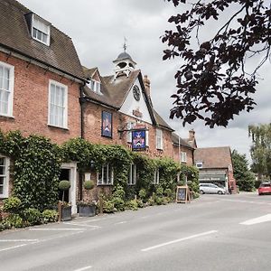 Hinds Head Hotel Aldermaston Exterior photo