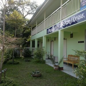 Srikum House Hotel Chiang Mai Exterior photo