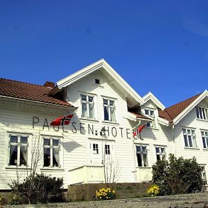 Paulsens Hotel Lyngdal Exterior photo