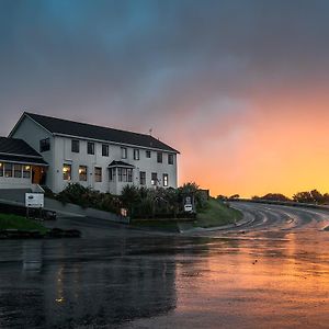 Lands End Hotel Bluff Exterior photo