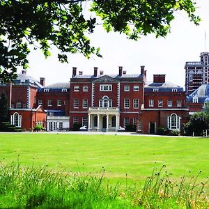 Theobalds Estate Hotel Waltham Cross Exterior photo