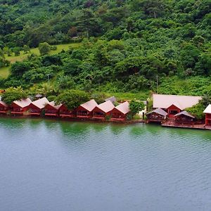 Sunset Bungalows Resort, Vanuatu Port Vila Exterior photo