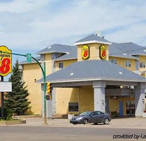 Super 8 By Wyndham Saskatoon Near Saskatoon Airport Hotel Exterior photo