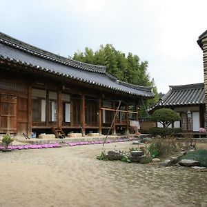 Geochang Choongsindang Donggae Jeongon Gotek Exterior photo