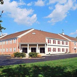 Rodeway Inn & Suites Myerstown - Lebanon Exterior photo