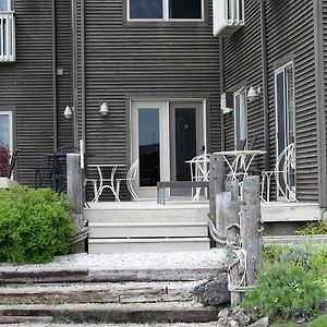 Inn On The Harbour And Telegraph House Port Stanley Exterior photo