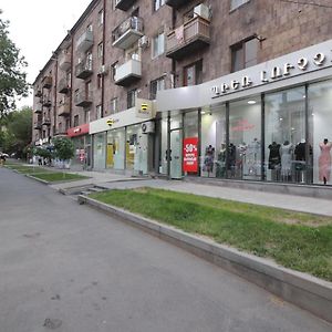 Appartment Lux, Komitas 26 Yerevan Exterior photo