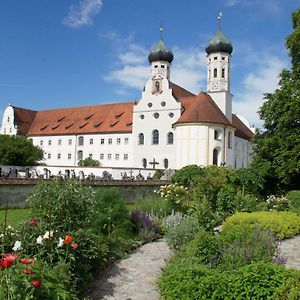 Kloster Benediktbeuern - Gastehaus Der Salesianer Don Bosco Exterior photo