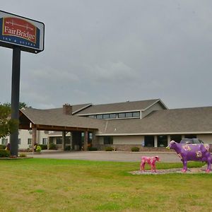 Fairbridge Inn & Suites Thorp Exterior photo