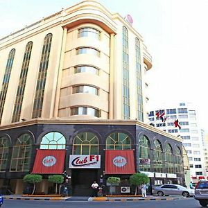 Metropolitan Hotel Manama Exterior photo