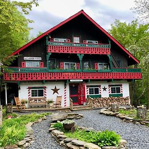 Grunberg Haus Inn & Cabins Waterbury Exterior photo