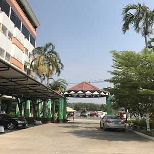 Lopburi Residence Hotel Exterior photo