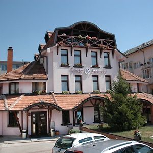 Garni Hotel Family Beograd Exterior photo