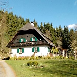 Gaestehaus Fridolin Bed & Breakfast Krieglach Exterior photo