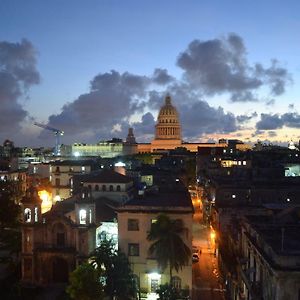 Casa Arian Hotel Havana Exterior photo