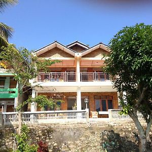 Aman'S Guesthouse Tuk Tuk Exterior photo