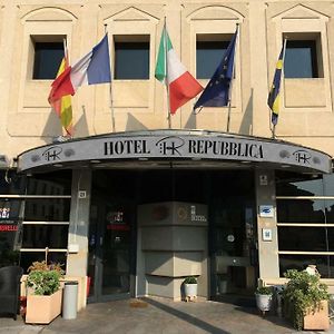 Hr Hotel Monfalcone Exterior photo