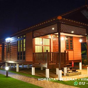 Homestay Segamat - Villa Seri Intan Exterior photo