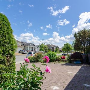 3 Private, Spacious, Bright Rooms In A Gorgeous House New Westminster Exterior photo