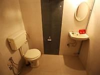 Oyo Rooms Sola Sg Highway 2 Ahmedabad Exterior photo