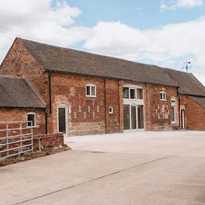 Tuppenhurst Barn Bed & Breakfast Rugeley Exterior photo