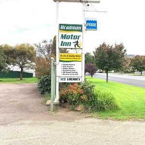 Bradman Motor Inn Cootamundra Exterior photo